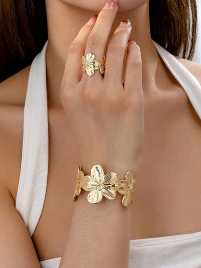 Sumiere Golden Bloom Bracelet & Ring Set
