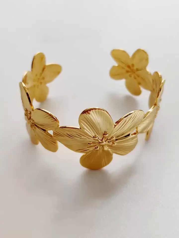 Sumiere Golden Bloom Bracelet & Ring Set