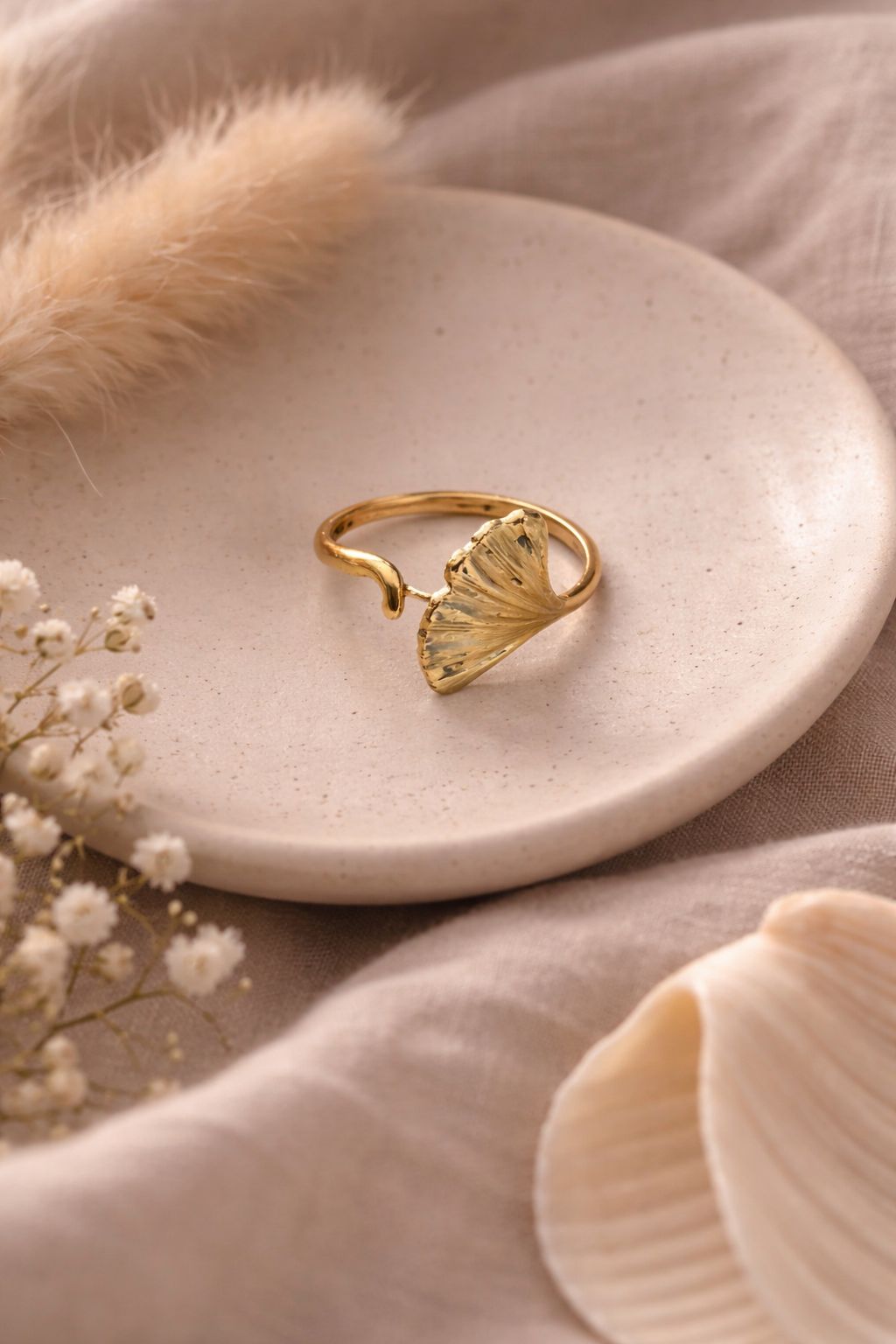 Minimalist Gold Leaf Ring