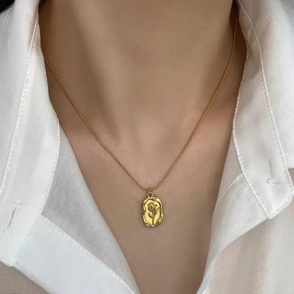 Vintage Bloom Pendant Necklace