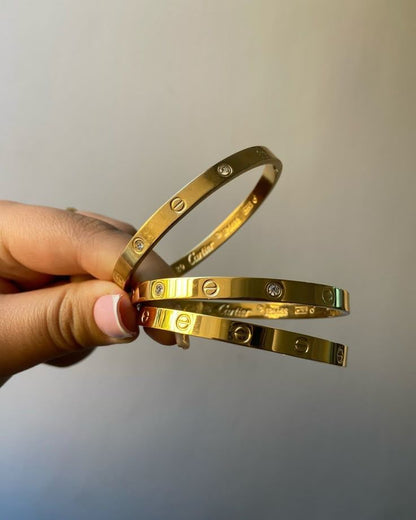 Sumiere Luxe Crystal Bangle 💫