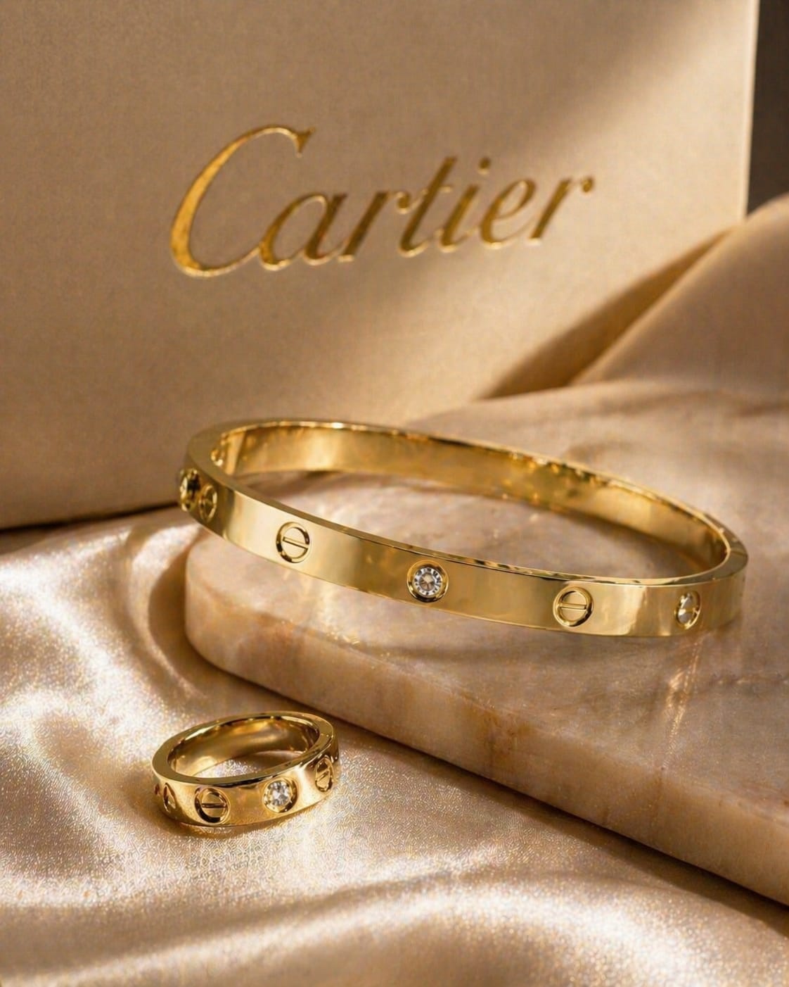 Sumiere Luxe Crystal Bangle 💫