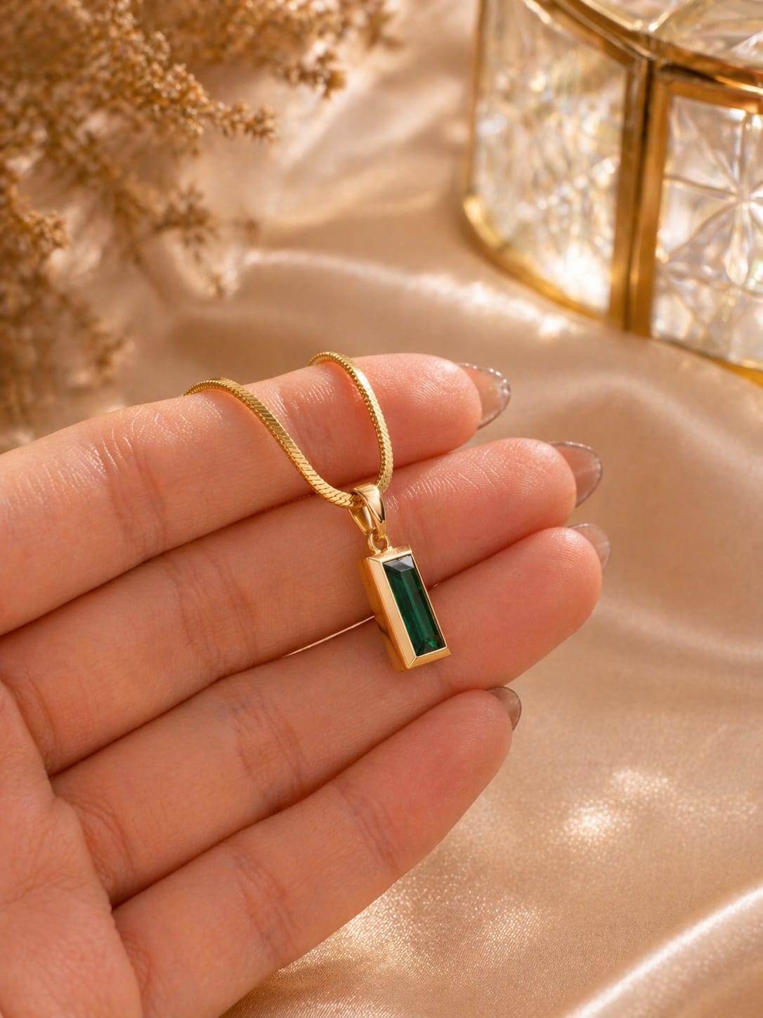 Elegant Emerald Drop Necklace